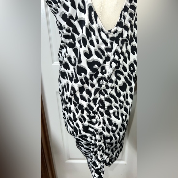 CK Calvin Klein Sleeveless Blouse Drape Neck Leopard Print Grey/Black/Ivory L - Picture 2 of 3